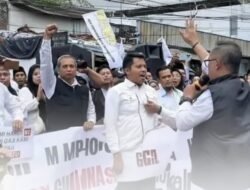 Guru Madrasah di Tasikmalaya Berunjuk Rasa Soroti Ketimpangan Kebijakan PPPK