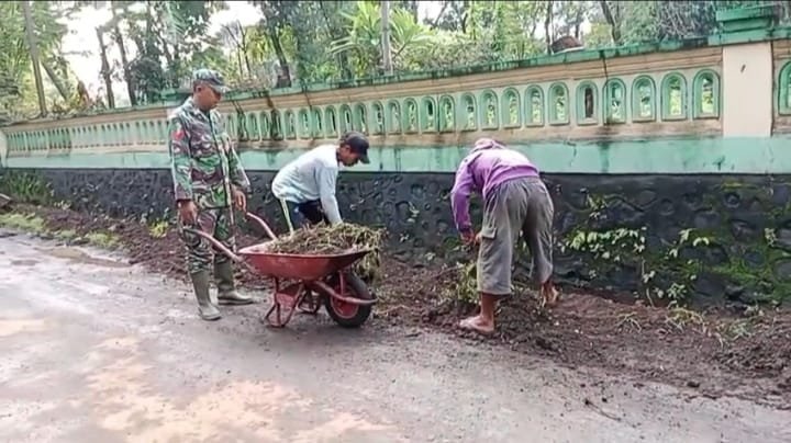 Koramil Wonoasih Mempelopori Pelaksanaan Kerja Bakti di Wilayah Binaan