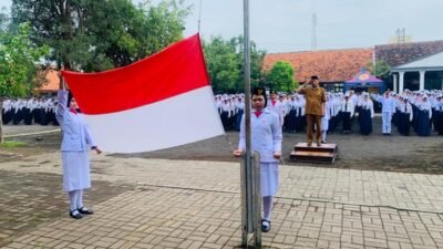 SMP Negeri 4 Pasuruan Awali Semester Genap dengan Disiplin dan Penuh Semangat