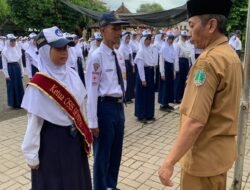 SMP Negeri 4 Pasuruan Sukses Menggelar Pelantikan Pengurus OSIS Periode 2025-2026 dengan Khidmat