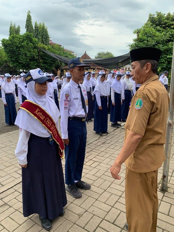 SMP Negeri 4 Pasuruan Sukses Menggelar Pelantikan Pengurus OSIS Periode 2025-2026 dengan Khidmat