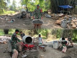 Wujudkan Konektivitas Antar Desa, Babinsa Koramil Lekok Turun Tangan Bantu Progres Pembangunan Jembatan Rowogempol-Branang