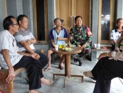 Babinsa Sukorejo Dampingi Petani Terima Bantuan Benih Jagung Hibrida