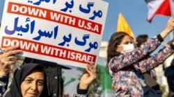 Demonstran Pro-Pemerintah Iran Tolak Campur Tangan AS