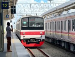 Pengguna KRL Commuter Line Meningkat Selama Libur Nataru