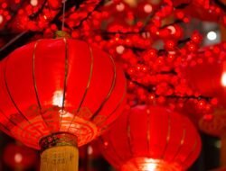 Jelang Imlek, Seribu Lampion Hiasi Jalan di Pontianak