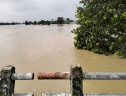 Banjir Rendam 20 Kecamatan di Karawang, Ribuan Warga Mengungsi