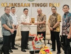 Perkuat Kepastian Hukum, PTPN Regional III Bersinergi dengan Kejati Riau