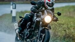 Tips Aman Berkendara Motor agar Tetap Selamat di Jalan saat Musim Hujan