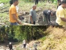Peduli Lingkungan dan Cegah Banjir, Babinsa Bersama Warga Bersihkan Sungai Wiyati