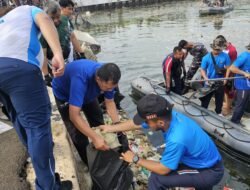 Pelindo Regional 2 Tanjung Priok Hadiri Kegiatan Bersih-bersih Pantai dan Laut Bersama Mitra Lintas Sektor