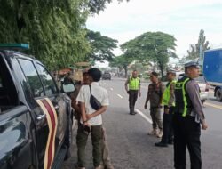 Satlantas Polres Pasuruan Tertibkan PKL dan Parkir Liar di Bundaran Sirkel Gempol