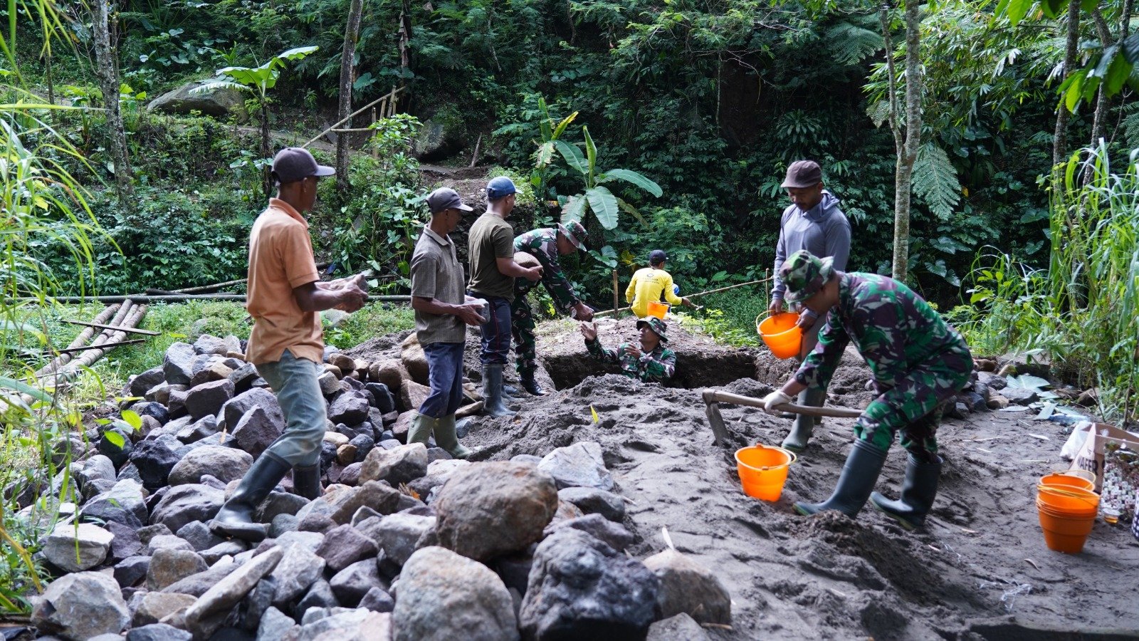 Program TNI Manunggal Membangun Desa (TMMD) ke-127 Kodim 0808/Blitar