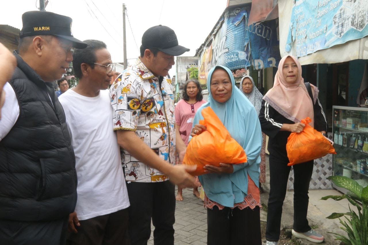 penyerahan bantuan kursi roda dan penjaminan layanan kesehatan oleh Pemerintah Kabupaten Sidoarjo