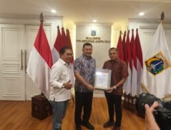 PMI Jakarta Utara Berikan Piagam Penghargaan ke Sejumlah Perusahaan yang  Sukseskan Bulan Dana 2025