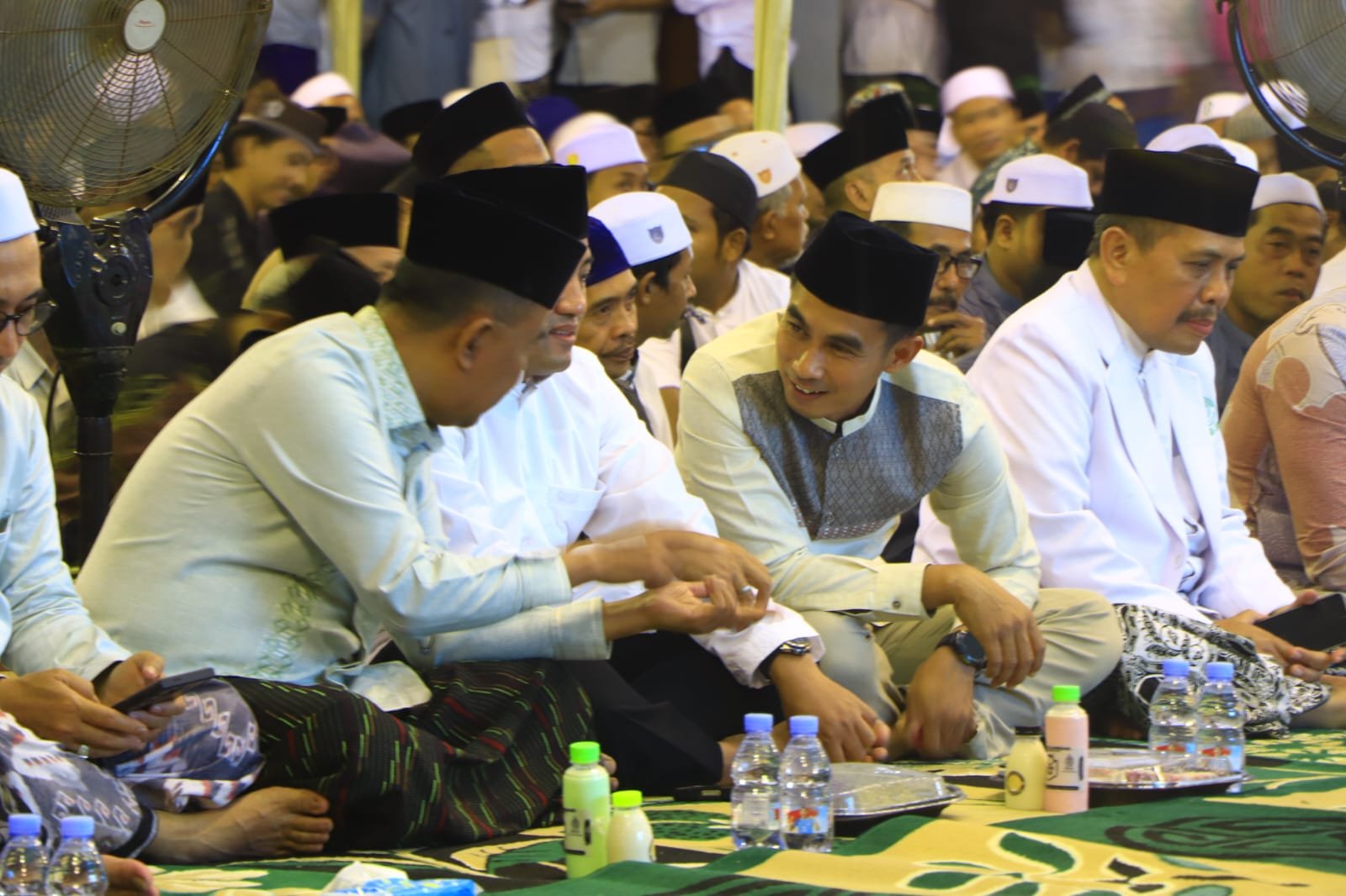 Menghadiri Kegiatan Keagamaan