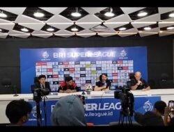 Mauricio Souza Keluhkan Lapangan JIS dan Absennya VAR