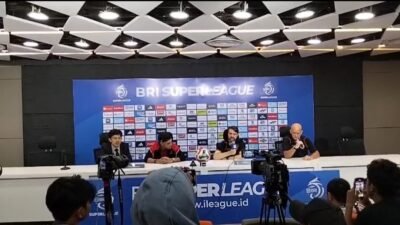 Mauricio Souza Keluhkan Lapangan JIS dan Absennya VAR