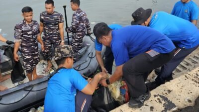 Pelindo Regional 2 Tanjung Priok Gelar Aksi Peduli Pesisir di Pondok Dayung