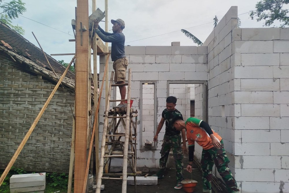 TMMD ke-127 Kodim 0819/Pasuruan: Dari Rumah Rapuh di Wonosari, Harapan Baru Itu Dibangun Bersama