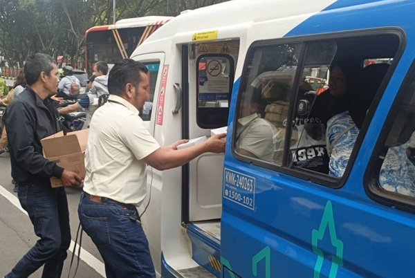 Jumat Berkah Ramadan, Pokja PWI Jakarta Timur Berbagi Ratusan Paket Takjil