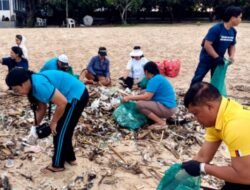 Peringati HPSN 2026, Sungai Watch dan Desa Adat Kedonganan Bersihkan Pantai