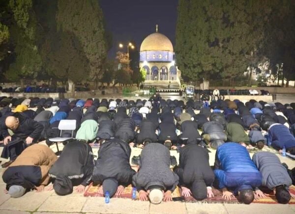Palestina Awali Ramadan dengan Salat Tarawih Pertama di Al-Aqsa