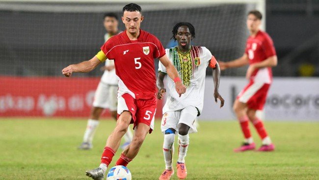 Konfederasi Sepak Bola Asia (AFC) resmi menjatuhkan sanksi kepada Persatuan Sepak Bola Seluruh Indonesia (PSSI) terkait pelanggaran administratif dalam laga uji coba internasional Timnas Indonesia U-23 melawan Mali. (Foto: ist).