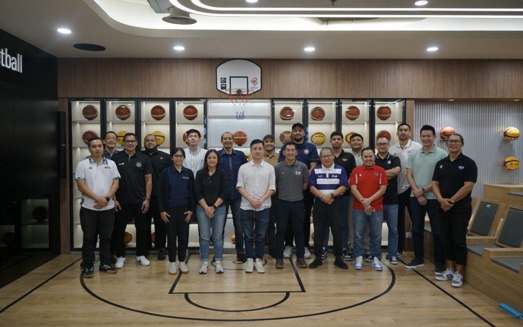 Indonesian Basketball League (IBL) bersama PERBASI menggelar rapat evaluasi kinerja wasit yang melibatkan perwakilan klub pada Selasa (3/3). (foto: IBL).