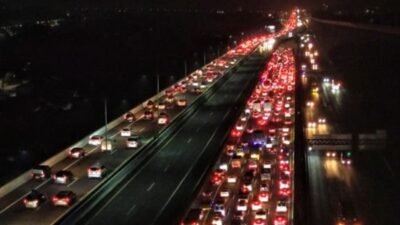 Puncak Arus Mudik, Rekayasa Lalu Lintas di Tol Japek Masih Diberlakukan