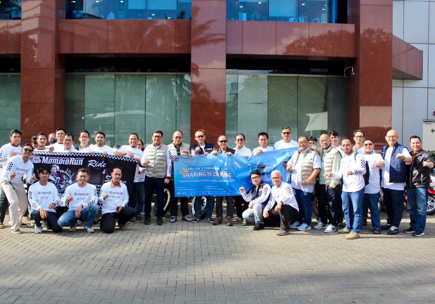 BRI Life Berbagi Berkah Ramadan melalui Program 'Takjil on The Road'