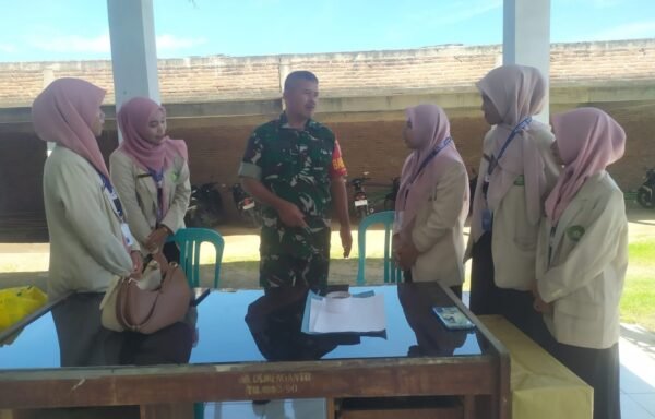 Babinsa Desa Menganto Perkuat Silaturahmi dengan Warga melalui Komsos