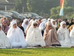 Pemkab Lamtim Rayakan Idulfitri Tanpa Open House, Bupati Ella Pilih Berbagi di Jabung