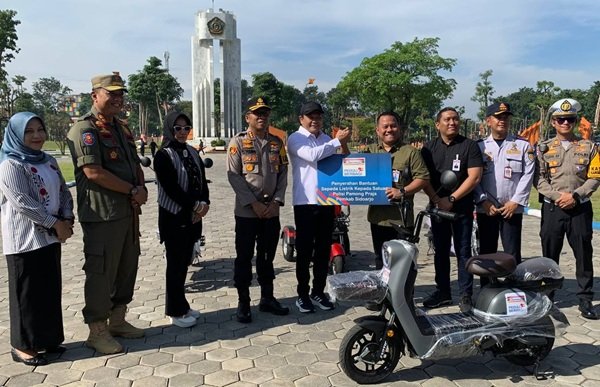Bupati Sidoarjo Apresiasi Bantuan Sepeda Listrik untuk Operasional Satpol PP