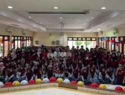 Ekskul Genesys SMAN 8 Jakarta Berbagi Kebahagiaan Ramadan di Panti Asuhan