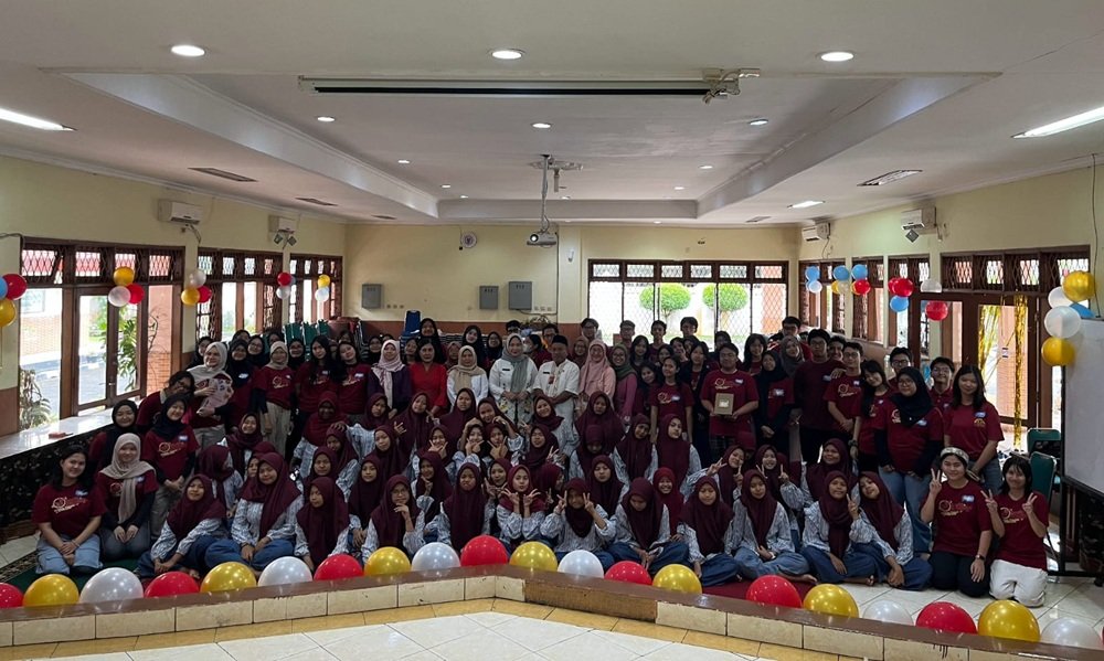 Tim Ekskul Genesys SMAN 8 Jakarta Berbagi Kebahagiaan Ramadan di Panti Asuhan