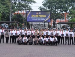 Kapolres Pasuruan Pimpin Apel dan Berikan Penghargaan kepada 38 Personel Berprestasi