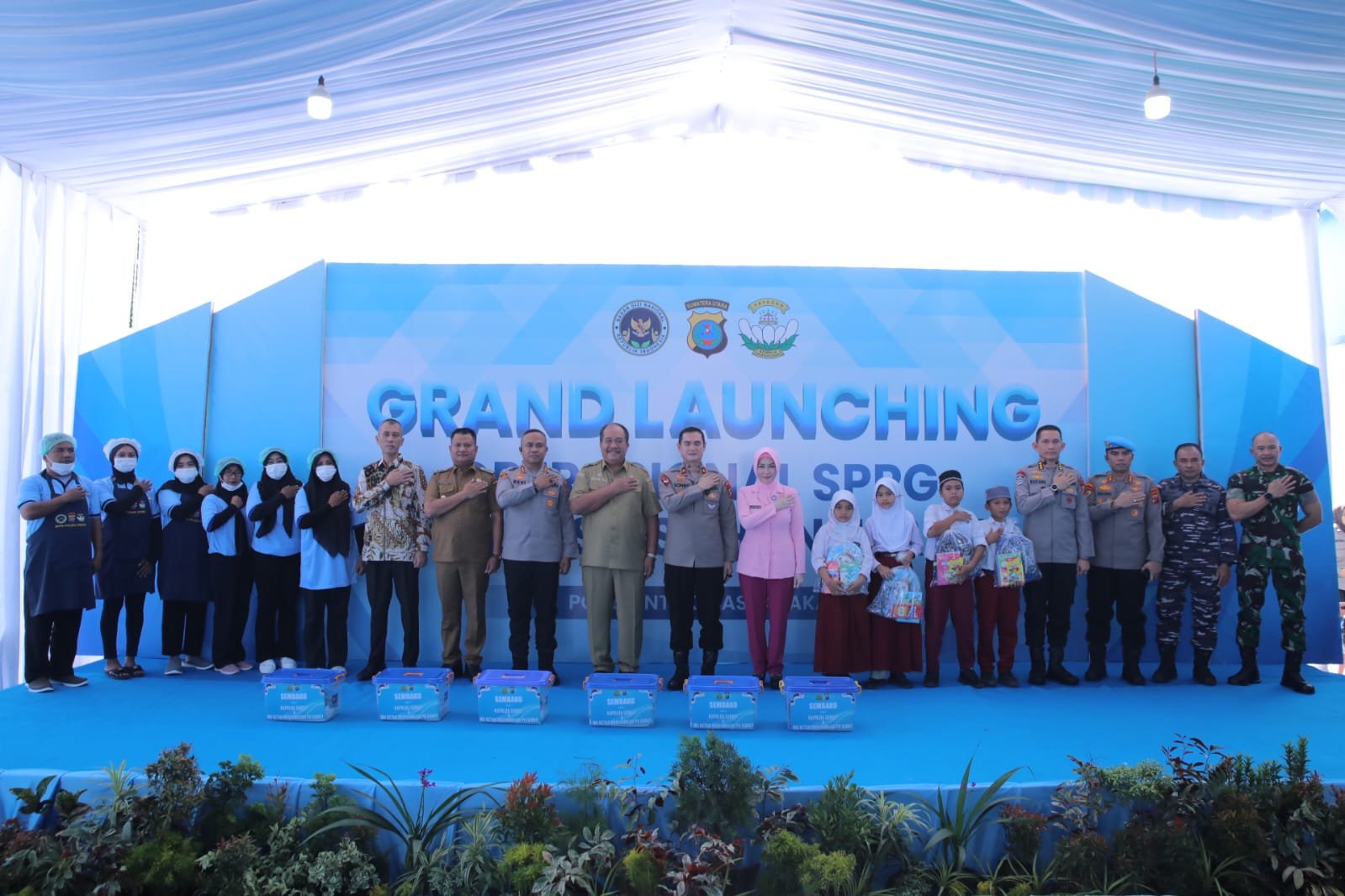 meresmikan operasional Satuan Pelayanan Pemenuhan Gizi (SPPG) Polres Asahan III dan IV