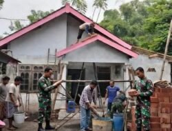 Bersama Warga Naik Tangga Bambu, Prajurit TMMD Ke-127 Beri Hunian Layak