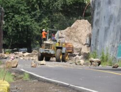 Akses Nasional Lumpuh Akibat Batu Besar Longsor, Tim Gabungan Lakukan Asesmen dan Pemetaan