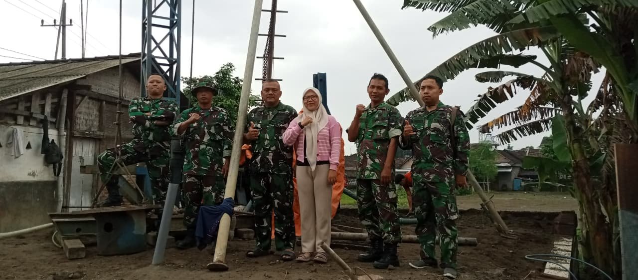 pengeboran sumur air bersih dan sumur irigasi pertanian di Desa Gadungan