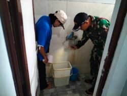 Babinsa Koramil 0814-15/ Mojowarno Basmi Pemberantasan Sarang Nyamuk ( PSN) Demam Berdarah