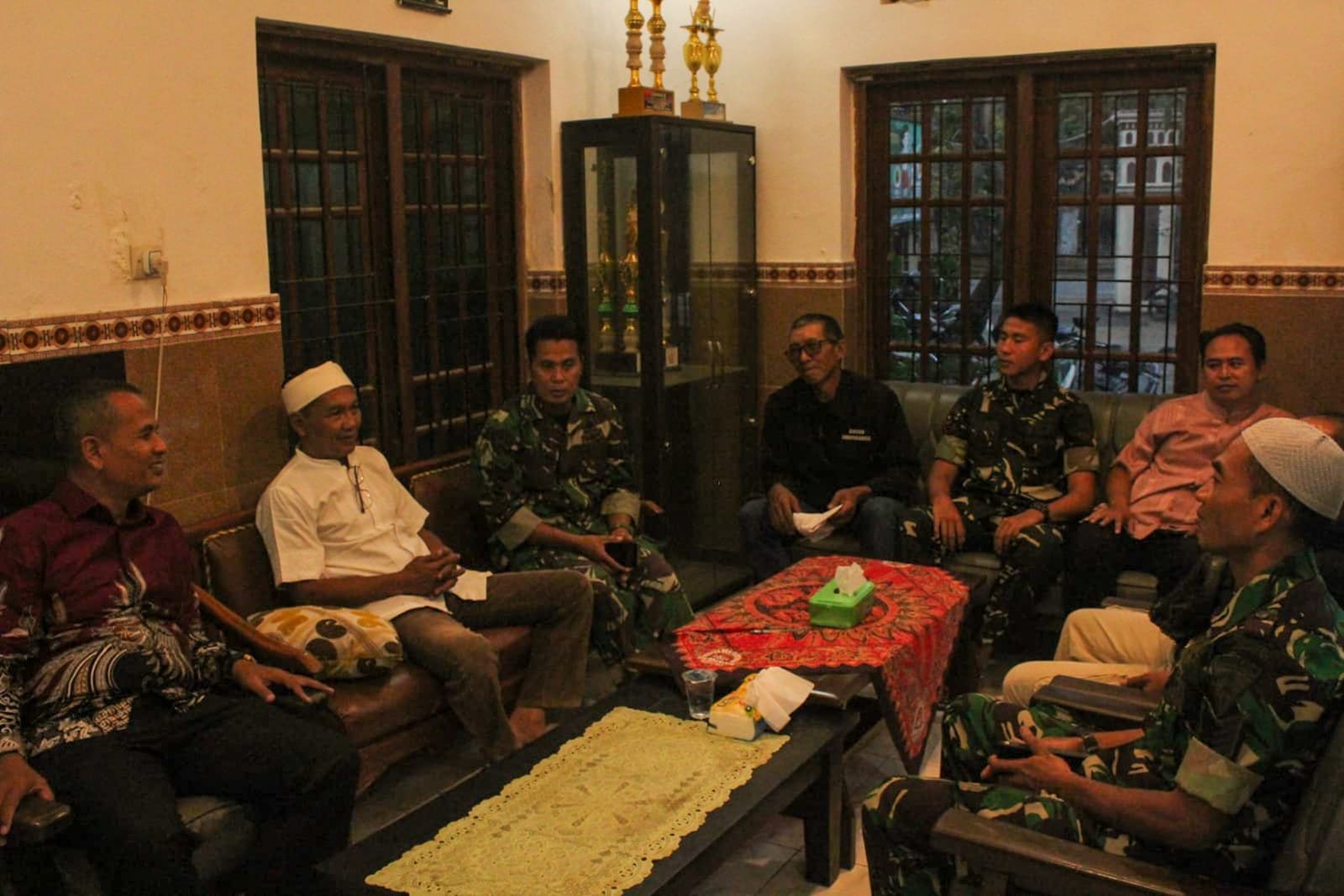 TMMD ke-127 dengan tokoh masyarakat Desa Gadungan