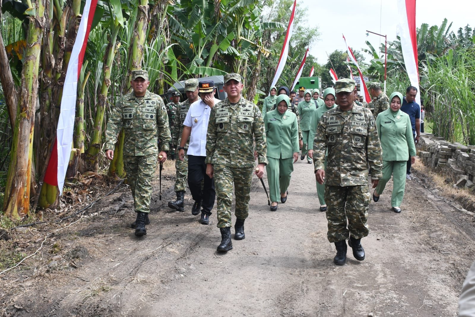 pemasangan Jembatan Armco