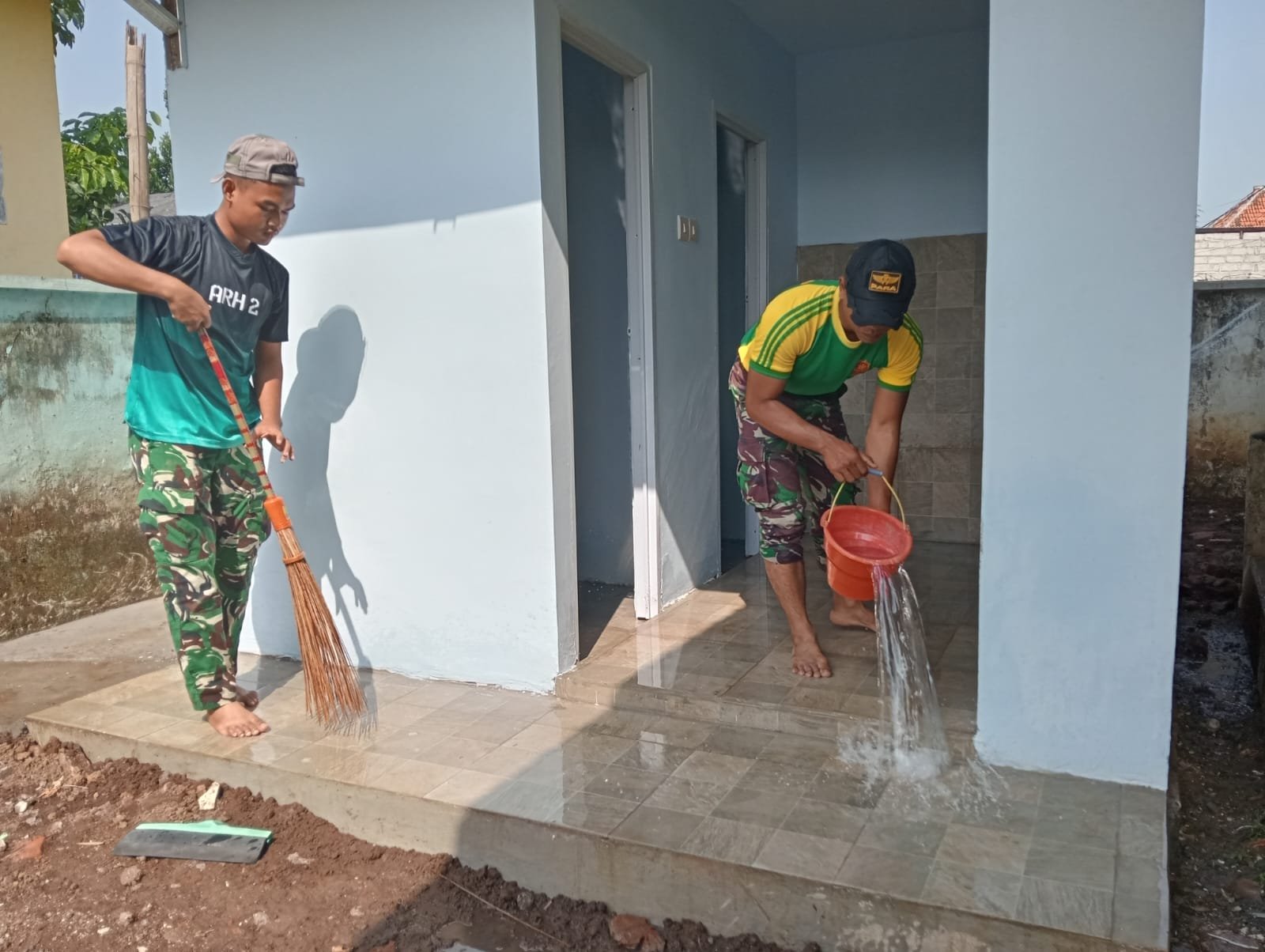 Pembersihan musholla