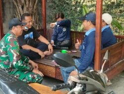 Babinsa Mojowarno Komsos dengan Pegawai Dapur MBG, Tekankan Komunikasi Kerja dan Kebersihan Lingkungan