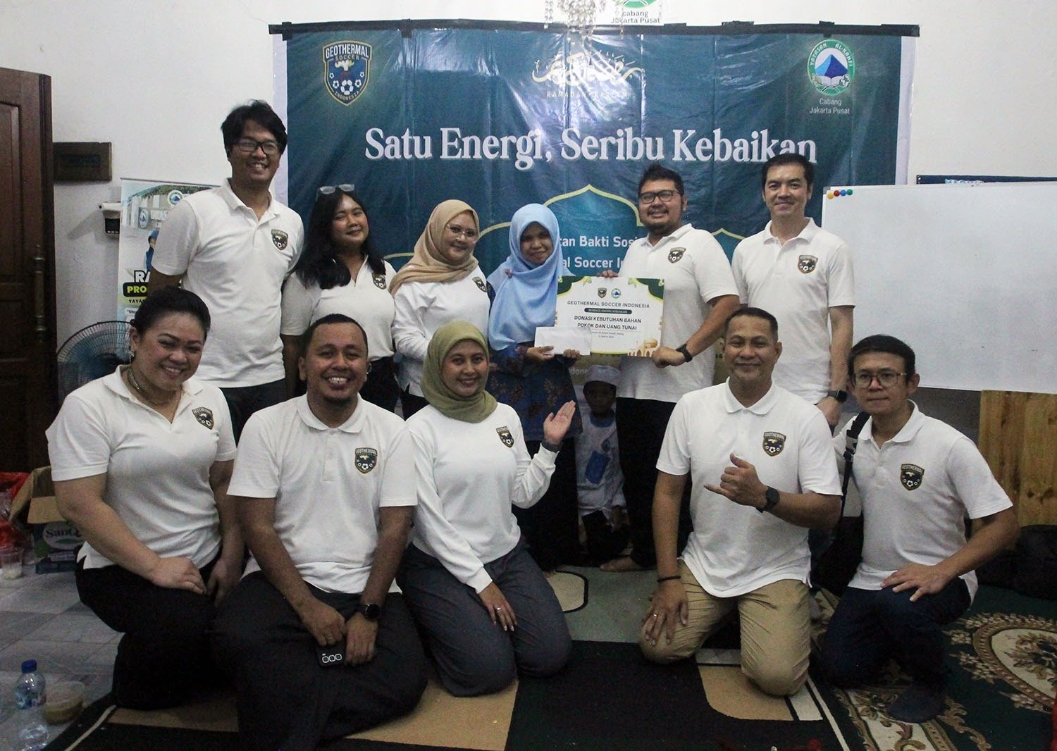 Geothermal Soccer Indonesia (GSI) menggelar kegiatan bakti sosial pada Bulan Suci Ramadhan dengan tagline "Satu Energi, Seribu Kebaikan" yang dilaksanakan di Yayasan Al-Kahfi, Tanah Abang, Jakarta Pusat, Sabtu (14/3/2026). (Foto : Geothermal Soccer Indonesia).