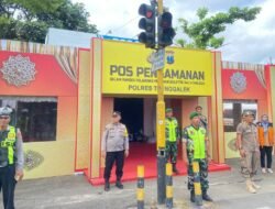 Sinergi TNI-Polri dan Relawan di Durenan, Jaga Kelancaran Arus Mudik Lebaran