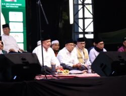 Ribuan Warga Hadiri Bekasi Bershalawat, Wali Kota Tri Adhianto Ajak Perkuat Iman dan Persatuan