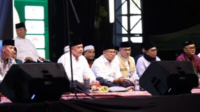 Ribuan Warga Hadiri Bekasi Bershalawat, Wali Kota Tri Adhianto Ajak Perkuat Iman dan Persatuan